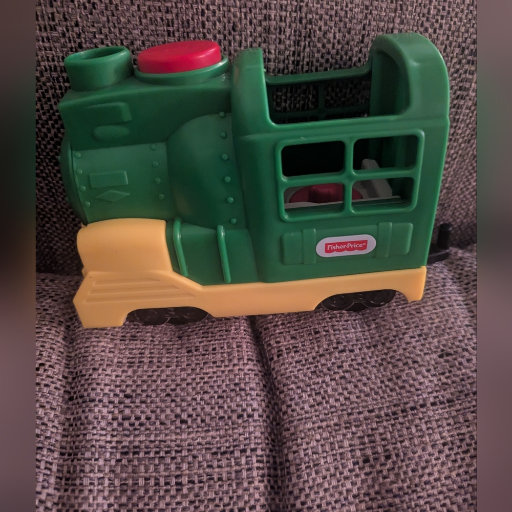 Fisher-Price Green and Yellow Toy Locomotive FISHER PRICE LITTLE PEOPLE FRIENDLY